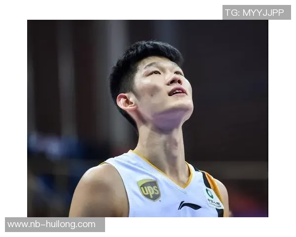 胡金秋的篮球之路：从少年梦想到职业生涯的辉煌成就与挑战