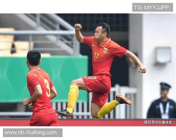 莱万领衔球队新征程追逐荣耀与梦想的足球传奇之路 莱万领衔球队新征程追逐荣耀与梦想的足球传奇之路