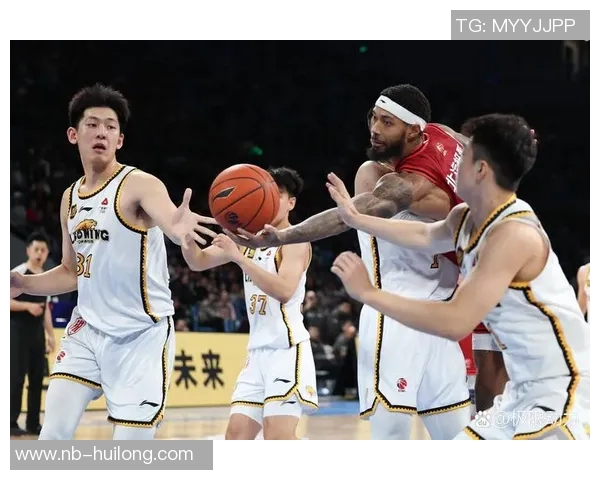 辽宁男篮迎战客麦隆全力争胜展现团队实力与战术配合 辽宁男篮迎战客麦隆全力争胜展现团队实力与战术配合