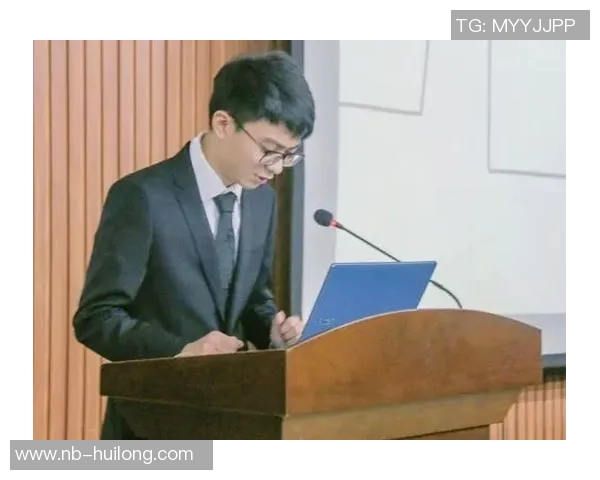 刘铮的成长之路：从青涩少年到职场精英的蜕变与奋斗故事